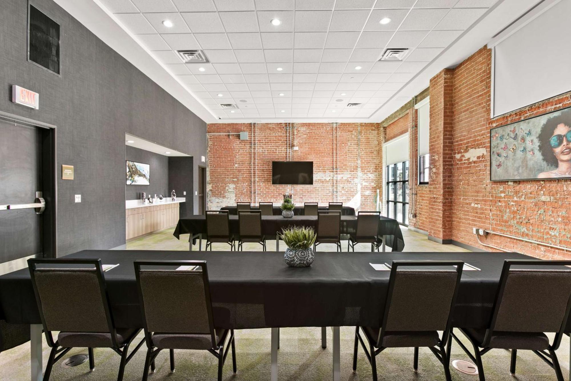 Home2 Suites By Hilton Phoenix Downtown Екстериор снимка